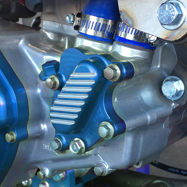 Cr500 water pump cover on sale